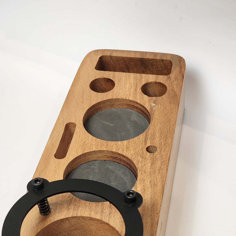 استند نگهدارنده پرتافیلتر اسپیس مدل چوبی کد 51 استند نگهدارنده پرتافیلتر اسپیس مدل چوبی کد 51