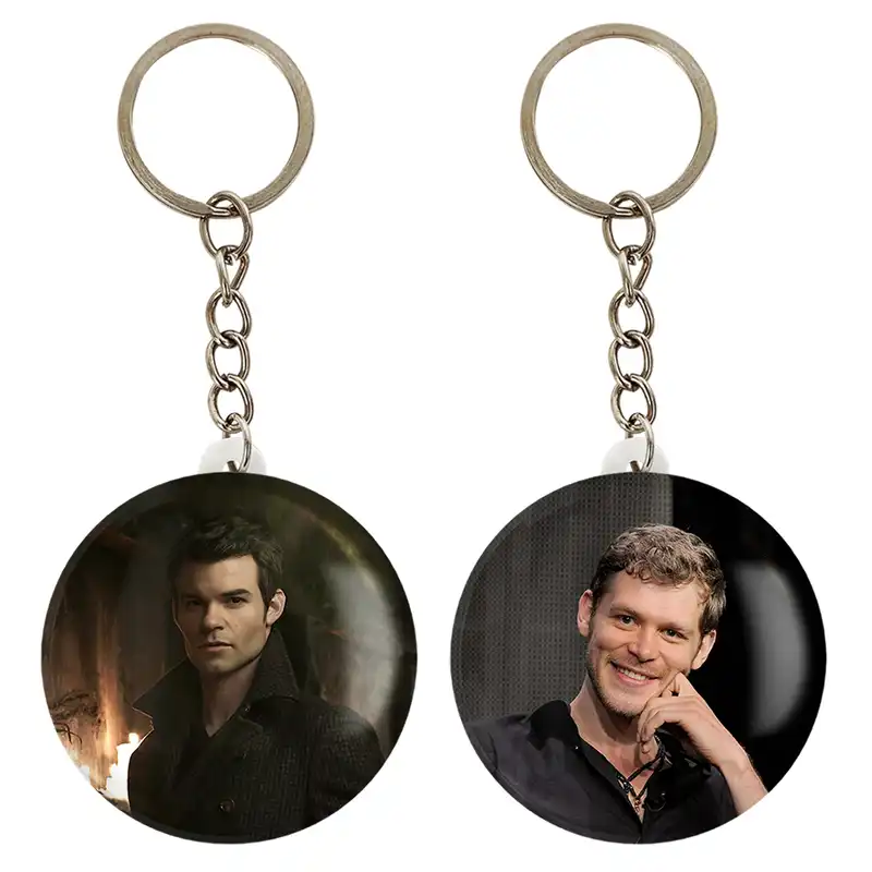 جاکلیدی خندالو مدل کلاوس مایکلسون و الایژا مایکلسون اصیل ها The Originals کد 2030920319 مجموعه 2 عددی