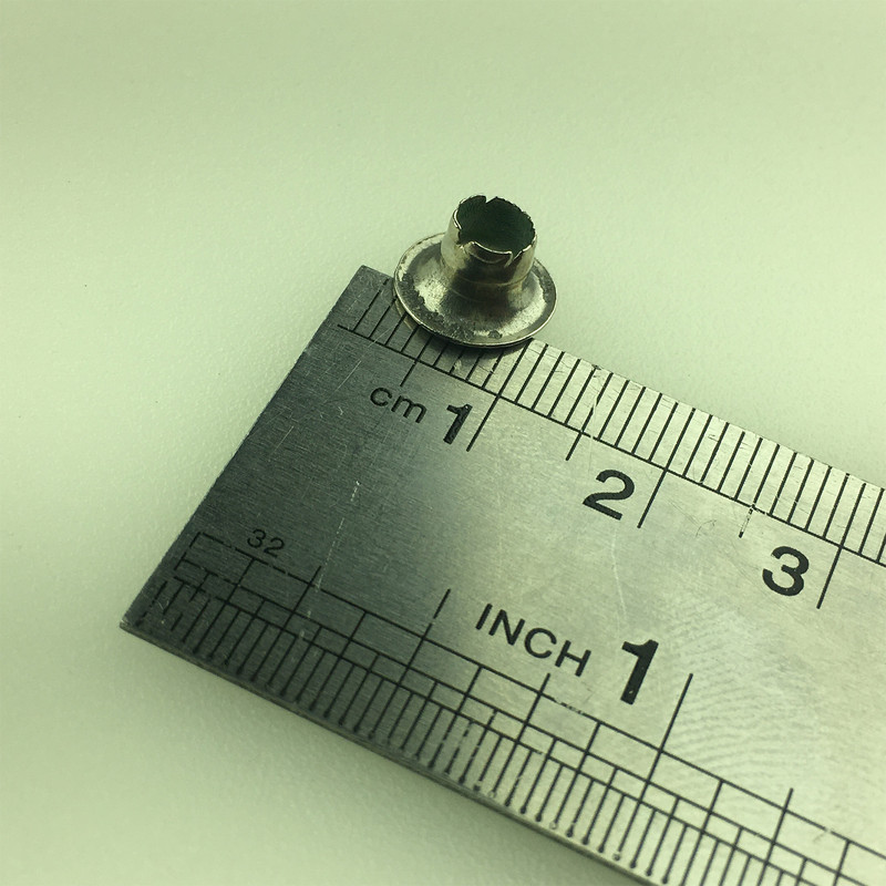 پرچ منگنه چرم کد S42 بسته 100 عددی به همراه سنبه پرچ منگنه چرم کد S42 بسته 100 عددی به همراه سنبه