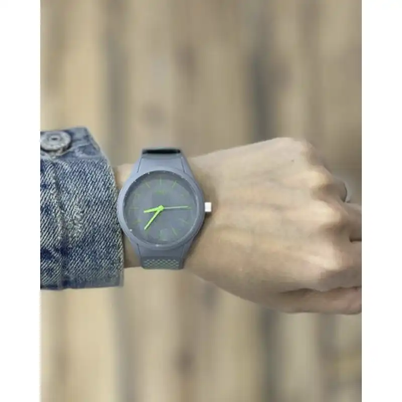 ساعت مچی عقربه ای کیو اند کیو مدل VR28J037Y