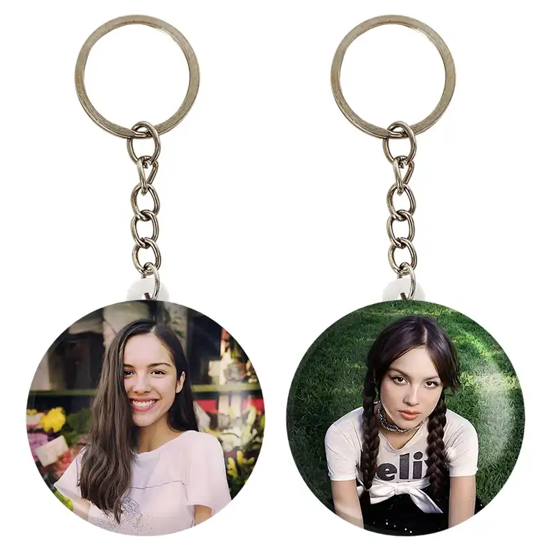 جاکلیدی خندالو مدل اولیویا رودریگو Olivia Rodrigo کد 1927319276 مجموعه 2 عددی