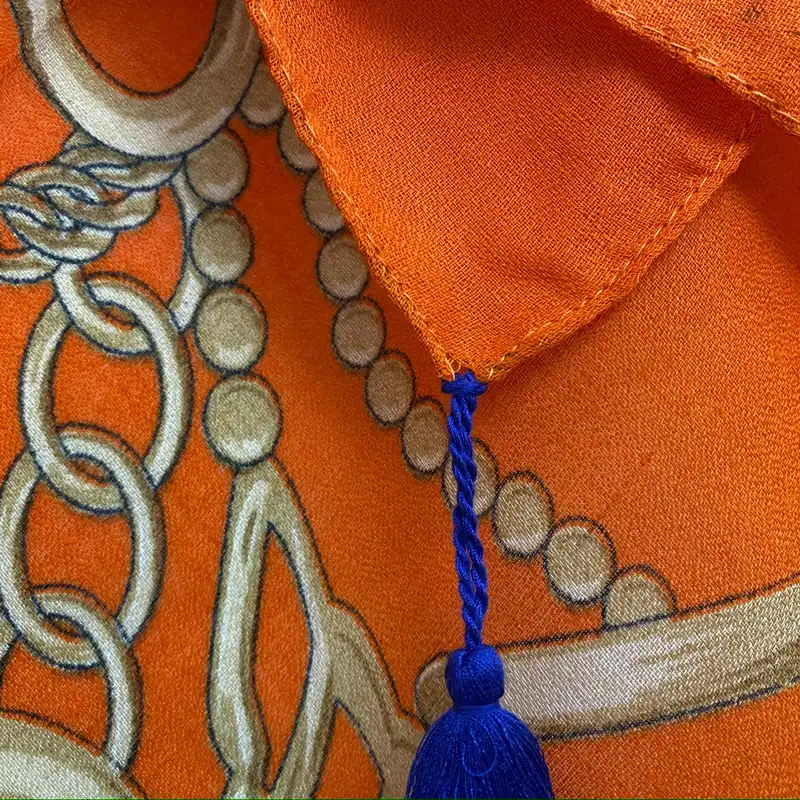 روسری زنانه مدل نخی منگوله دار کد 1001