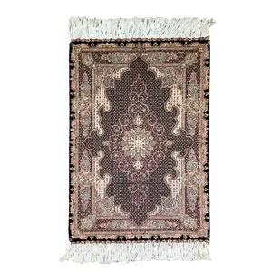 فرش دستبافت 1.5 متری طرح ماهی کد M-001 زمینه سرمه‌ای