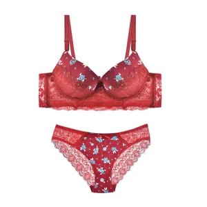 ست شورت و سوتین زنانه مدل لبه گلدار