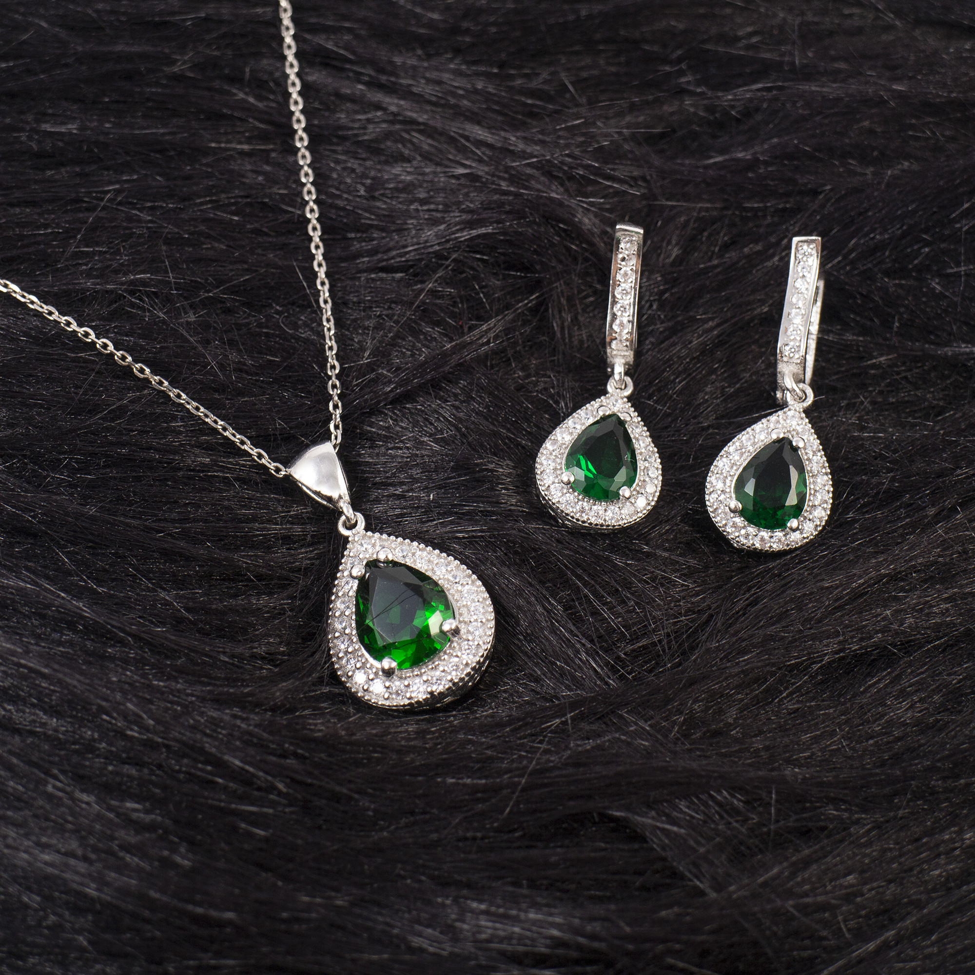 نیم ست نقره زنانه مدل زمرد AMT-N165