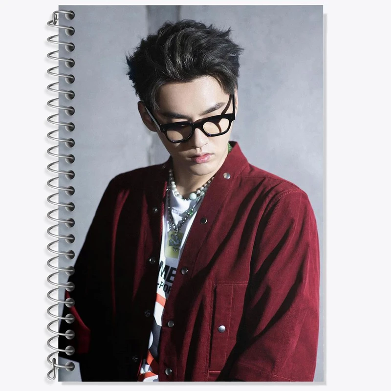 دفتر زبان 50 برگ خندالو مدل دو خط طرح کریس وو گروه اکسو EXO کد 13432