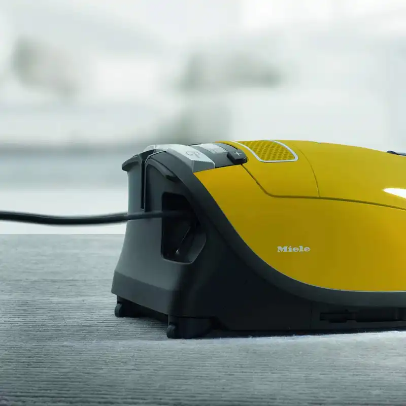 جاروبرقی میله مدل C3 ALLERGY SGFF3