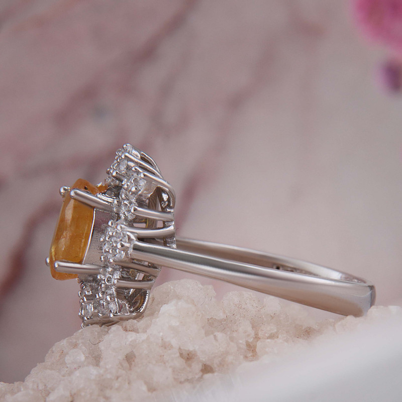 انگشتر نقره زنانه بازرگانی میلادی مدل سنگ یاقوت نگین برلیان بدن ریزش کد AWR_1401