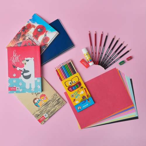 بسته لوازم تحریر آریا مدل کیت قهرمان کلاس اولی ها مجموعه 17 عددی به همراه هدیه