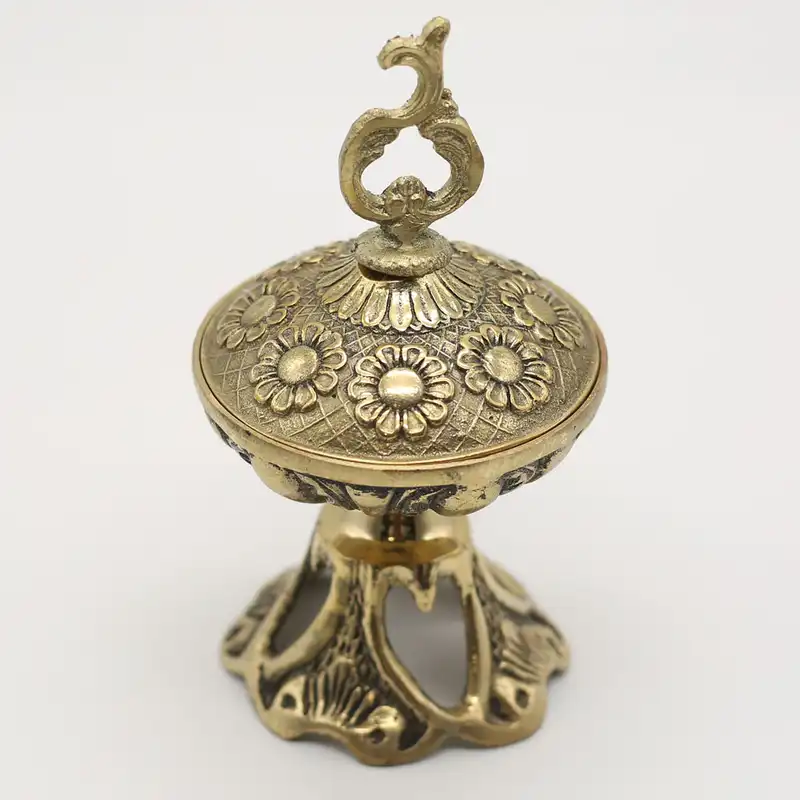 قندان برنزی مدل پایه دار