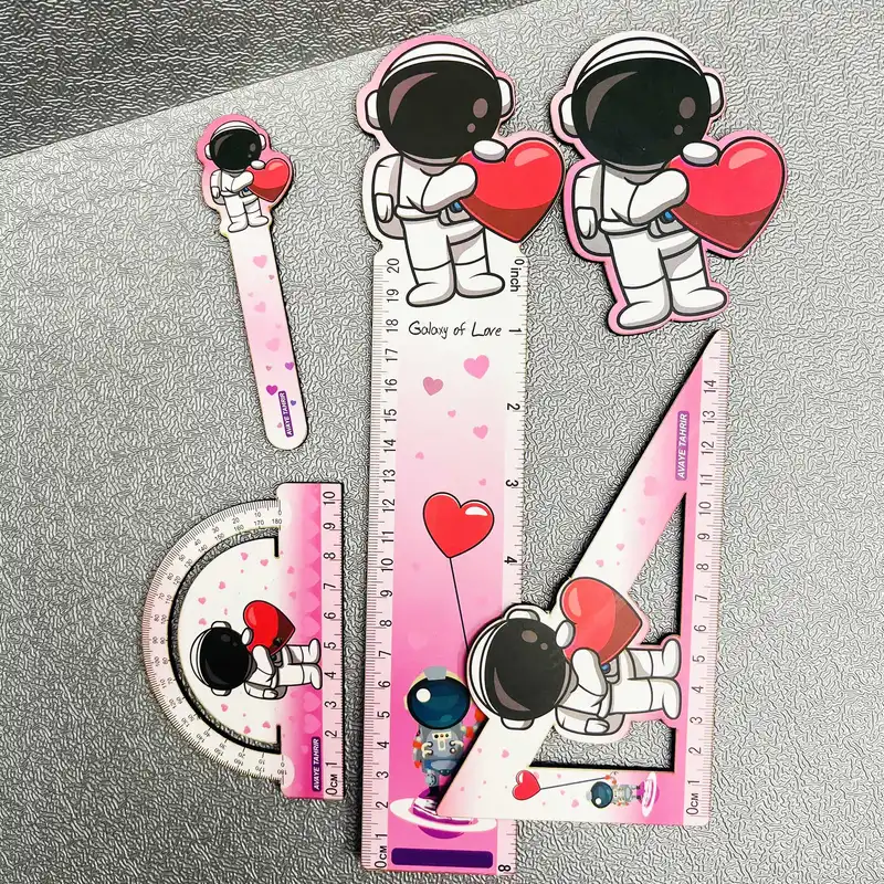 بسته لوازم تحریر مدل فضانورد قلبی مجموعه 5 عددی