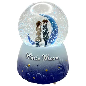 گوی موزیکال مدل چراغدار White moon طرح عشق و ماه کد C1403