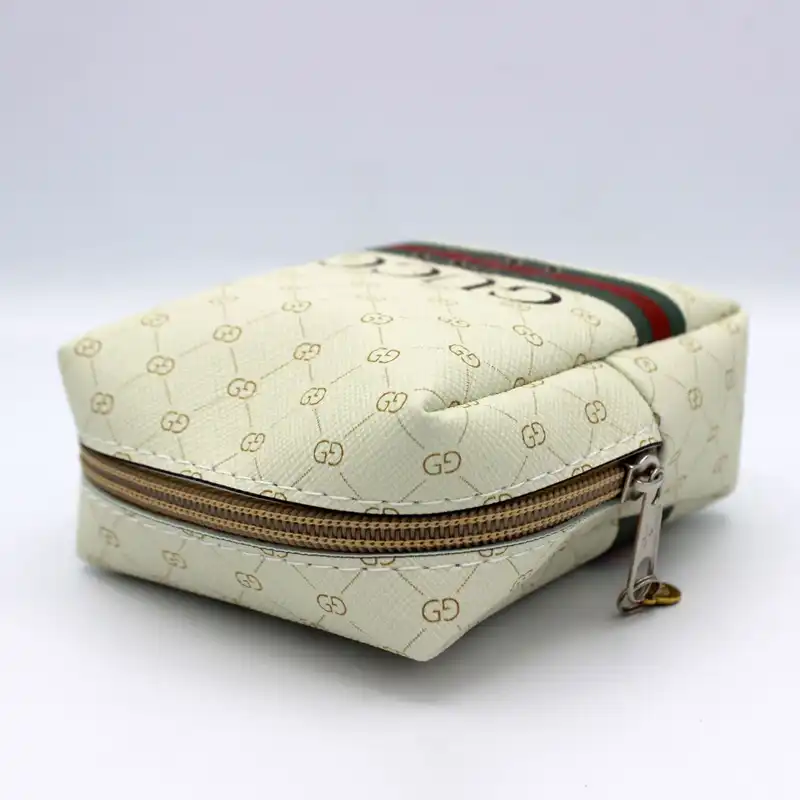 کیف لوازم آرایش زنانه طرح گوچی مدل CB-011