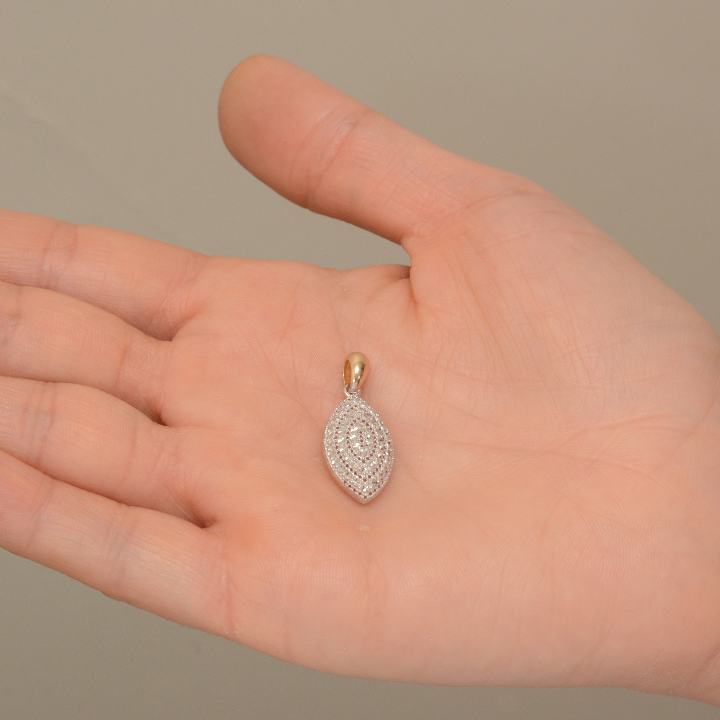 آویز گردنبند طلا 18 عیار زنانه طلای مستجابی مدل آوا تراش کد 10