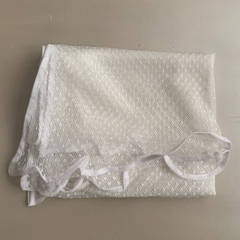 شال زنانه مدل توری خالخالی