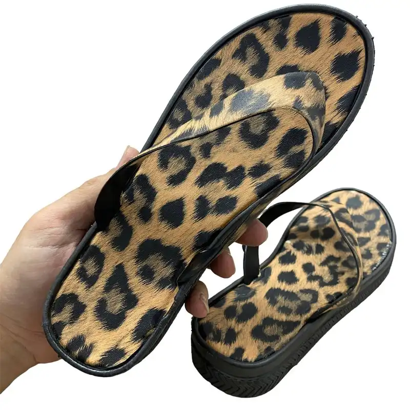 دمپایی لاانگشتی زنانه کاکا مدل پلنگی