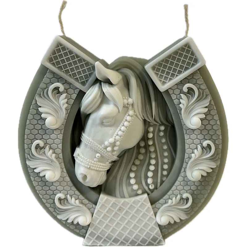 شمع دست‌ساز بدون‌بو مدل نعل اسب زمان اتمام 2 ساعت