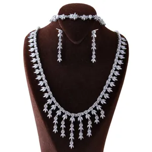 نیم ست نقره زنانه بازرگانی میلادی کد NTR_109