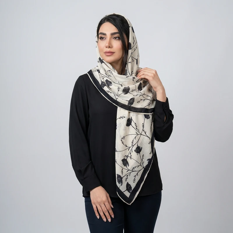 روسری ابریشم زنانه مدل مامی طرح گل لاله با طول و عرض 104*104 سانتی‌متر