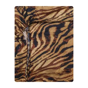 ملحفه آدنو مدل Tiger کد CH81 دونفره سایز 180x200 سانتی متر