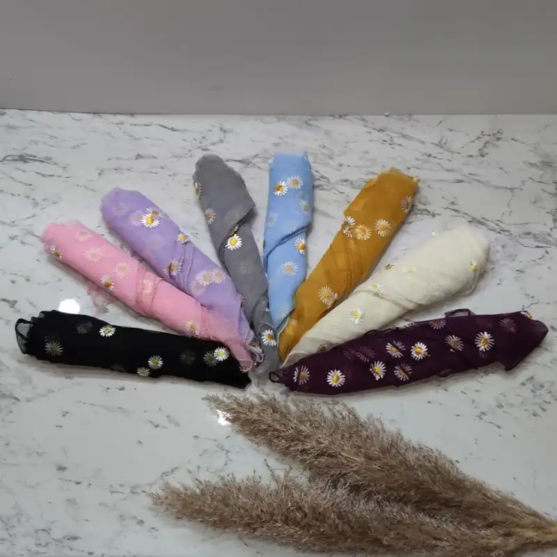 روسری زنانه مدل مینی طرح بابونه