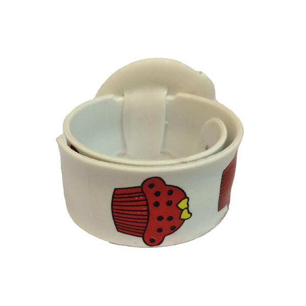 ساعت مچی عقربه ای بچگانه مدل توت فرنگی کد 1001 ساعت مچی عقربه ای بچگانه مدل توت فرنگی کد 1001