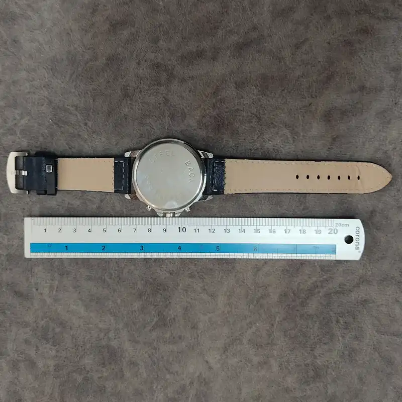 ساعت مچی عقربه ای مدل 3متور بند چرم کد 0010