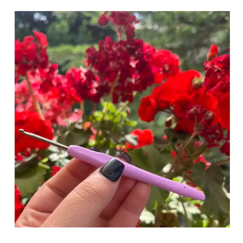 قلاب بافتنی مدل ZHL-S-2.5mm به همراه سنجاق نشانه گذار بافتنی و سوزن دوخت کاموا مجموعه 4 عددی