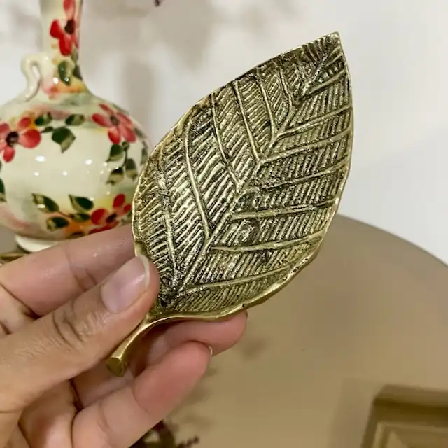 دکوری برنجی مدل موش برگ سوار