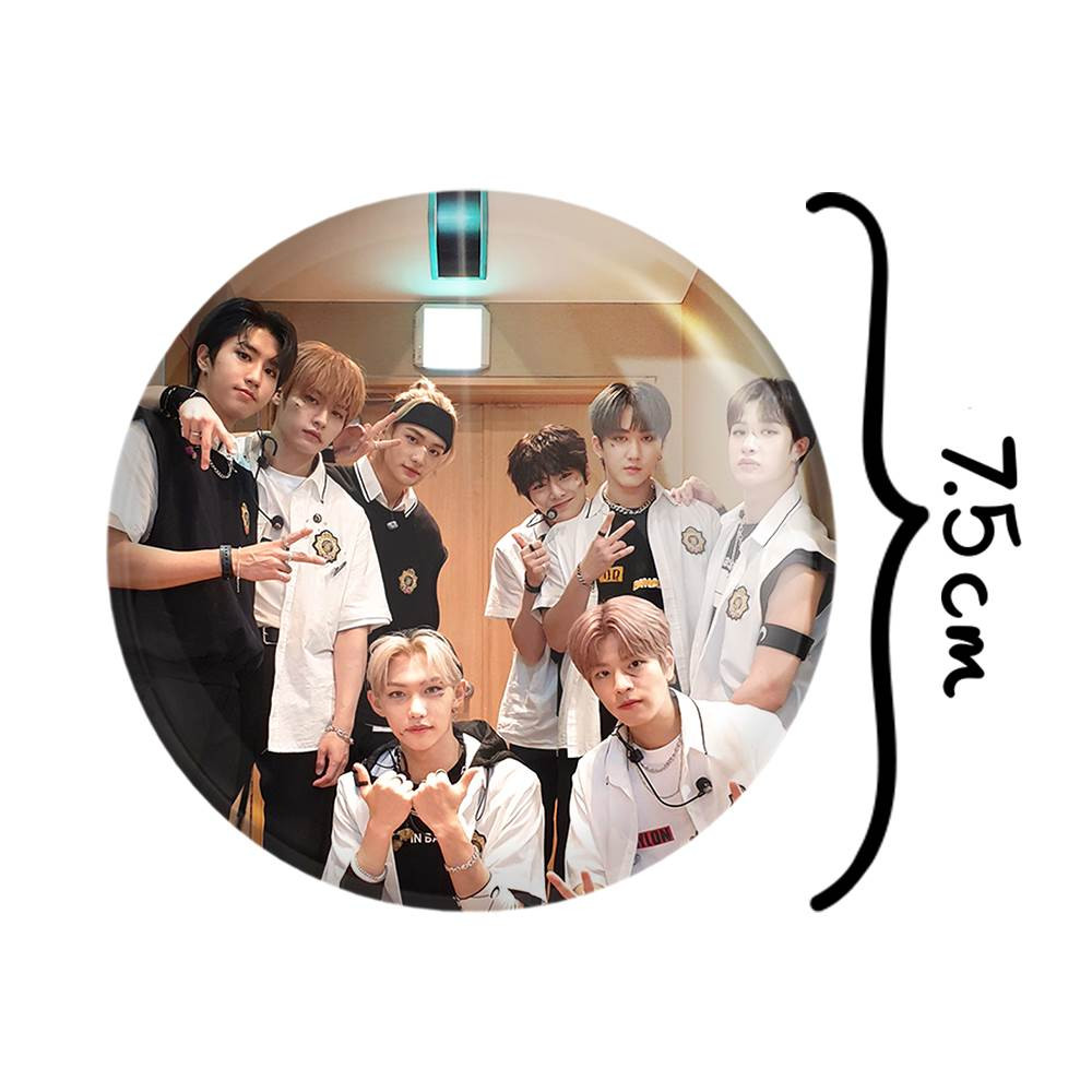 آینه جیبی خندالو مدل گروه استری کیدز Stray Kids  کد 11849