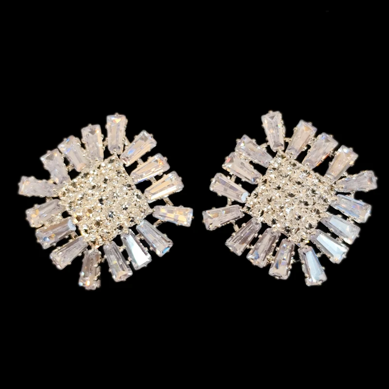 گوشواره میخی زنانه مدل نگینی ژورنالی مجلسی 