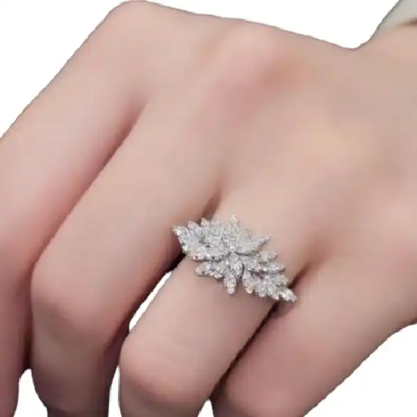 انگشتر نقره زنانه مدل شایلی کد 01