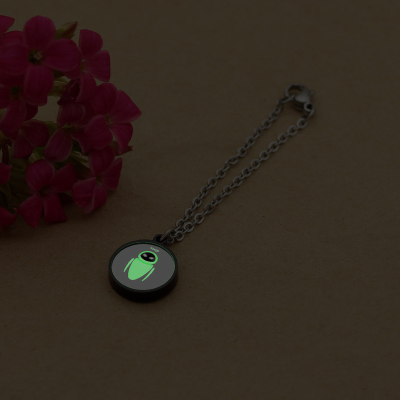 آویز ساعت زنانه ناکسیگو مدل شب تاب طرح وال ای کد AW7239