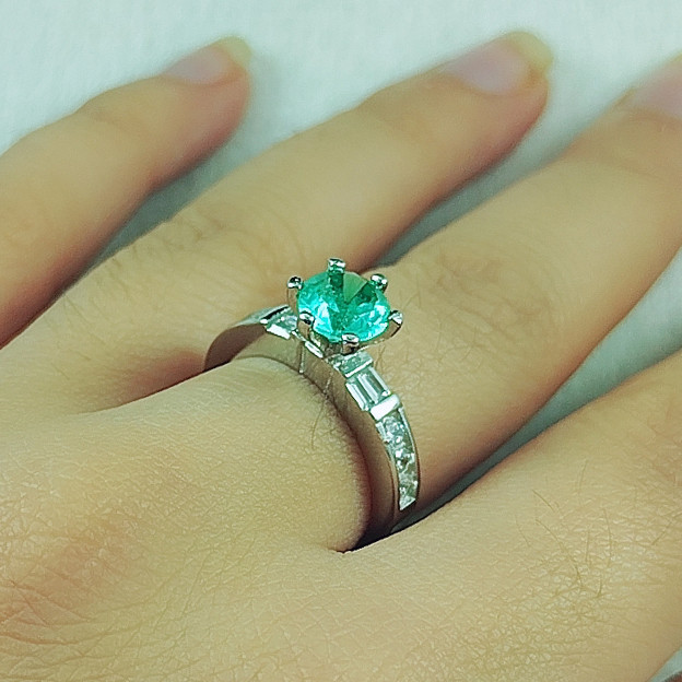 انگشتر نقره زنانه سلین کالا مدل توپاز کد D-7 انگشتر نقره زنانه سلین کالا مدل توپاز کد D-7