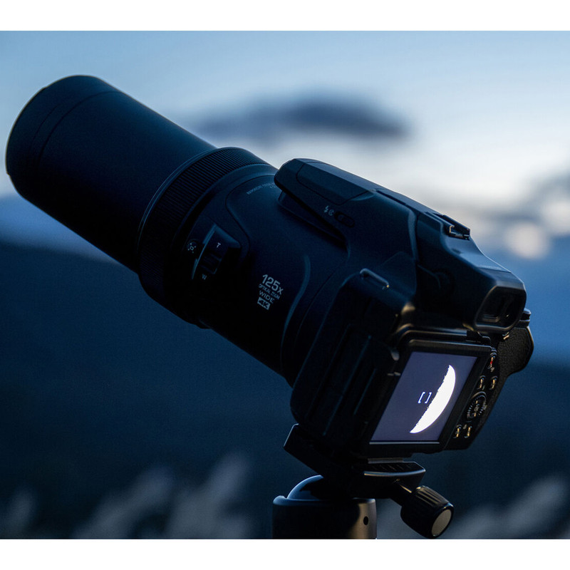 دوربین دیجیتال نیکون مدل  COOLPIX P1100