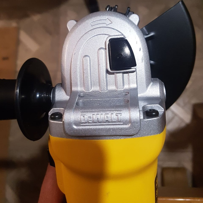 مینی فرز دیوالت مدل DWE4117