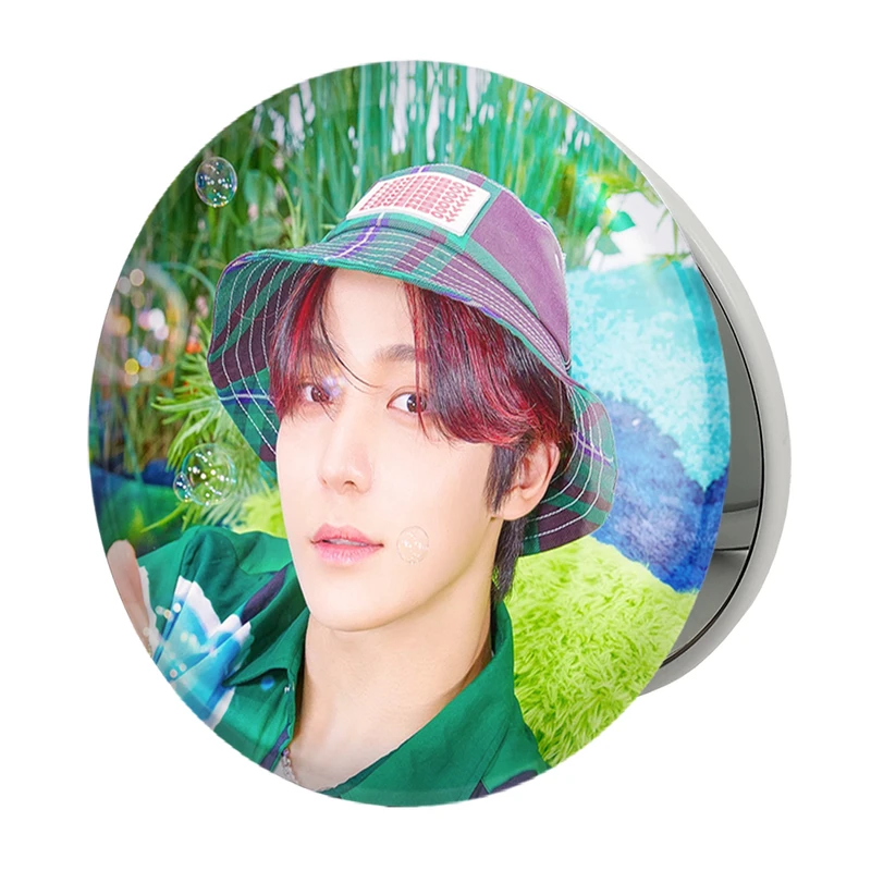 آینه جیبی خندالو طرح یونهو گروه ایتیز ATEEZ مدل تاشو کد 12315 