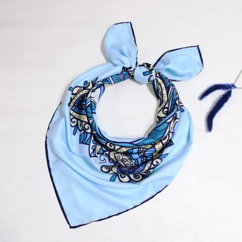 روسری زنانه مدل ابریشم جدید قواره 90 دور دست دوز لاکچری کد a-8050