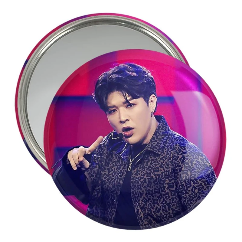 آینه جیبی خندالو مدل شین دونگ گروه سوپر جونیور Super Junior  کد 21416