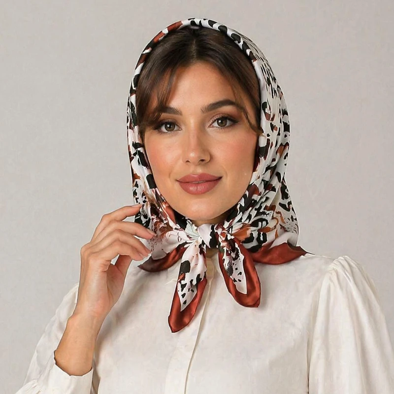 روسری زنانه آنالیا مدل ابریشم دور دست دوز طرح پلنگی کد 9705