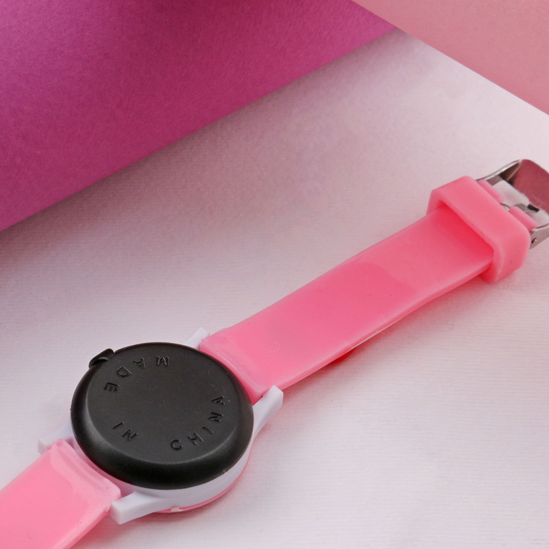 ساعت مچی دیجیتال طرح توت فرنگی کد WHK_017