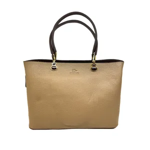 کیف دوشی زنانه سرزمین چرم مدل 281120 پرنیکا