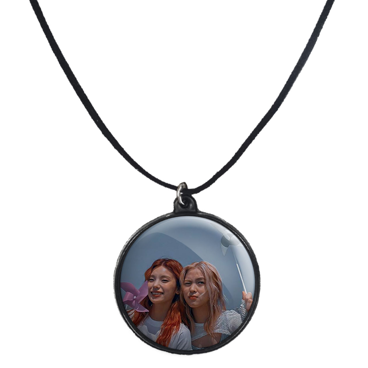 گردنبند پرمانه طرح گروه موسیقی ایتزی کد pmb.13134 مدل دو طرفه