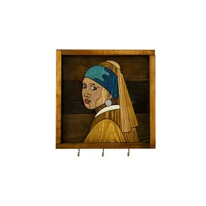 جاکلیدی مدل چوبی دختری باگوشواره مروارید