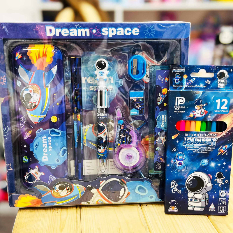 بسته لوازم تحریر مدل فضانورد کد 81 مجموعه 20 عددی