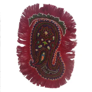 رومیزی سوزن دوزی طرح بته جقه ای کد 3