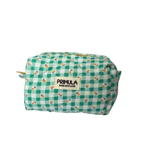 کیف لوازم آرایش زنانه مدل چهارخونه گلدار