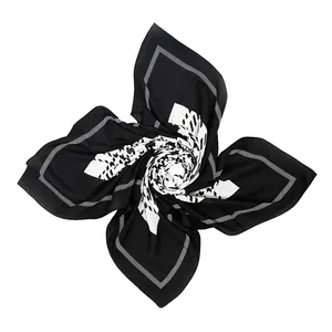 روسری زنانه مدل نخی طرح M