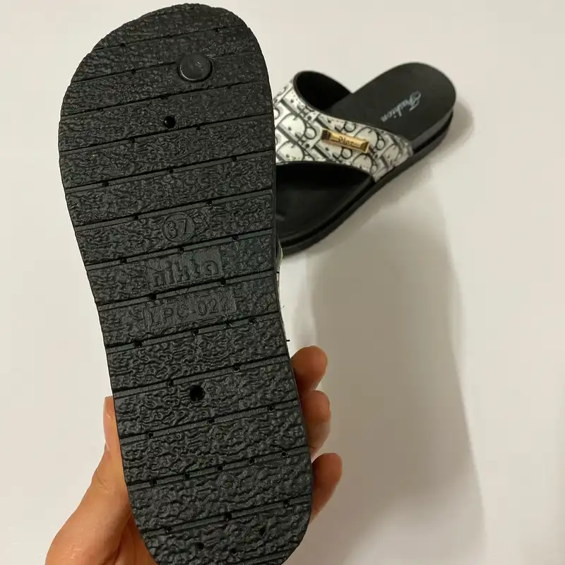 دمپایی لاانگشتی زنانه نیکتا مدل P1-WH