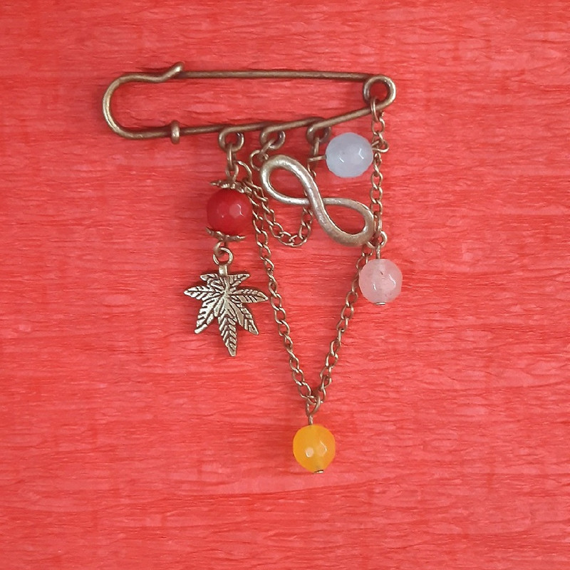 سنجاق سینه دخترانه مدل برگ کد 1506